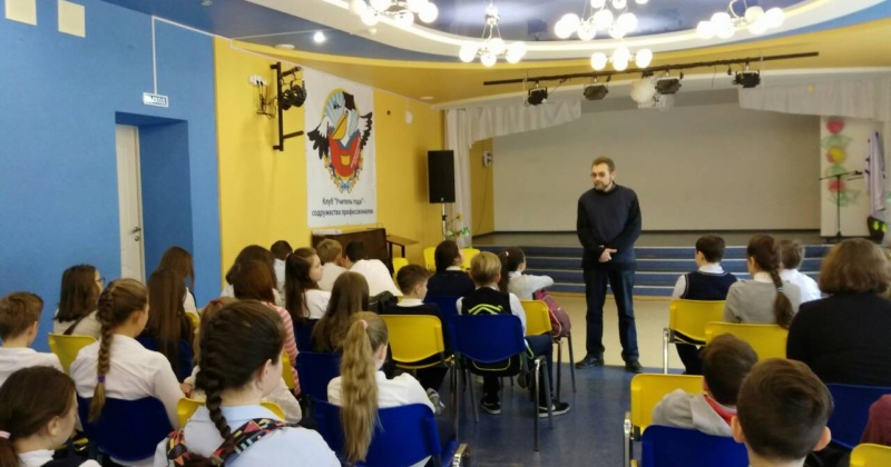 Для учащихся 5-6 классов в рамках месячника безопасности была организована встреча с представителем Самарского районного суда г. Самара Ляшковым С.Л.