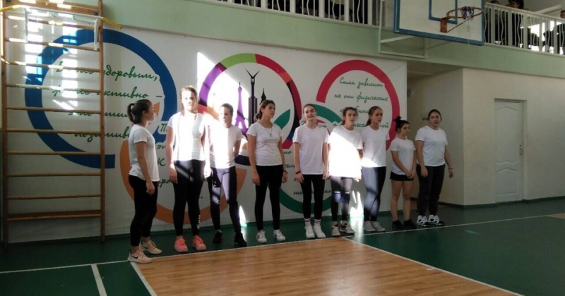 11 октября на базе гимназии прошли районные соревнования по волейболу. Наша команда девочек заняла lll место!