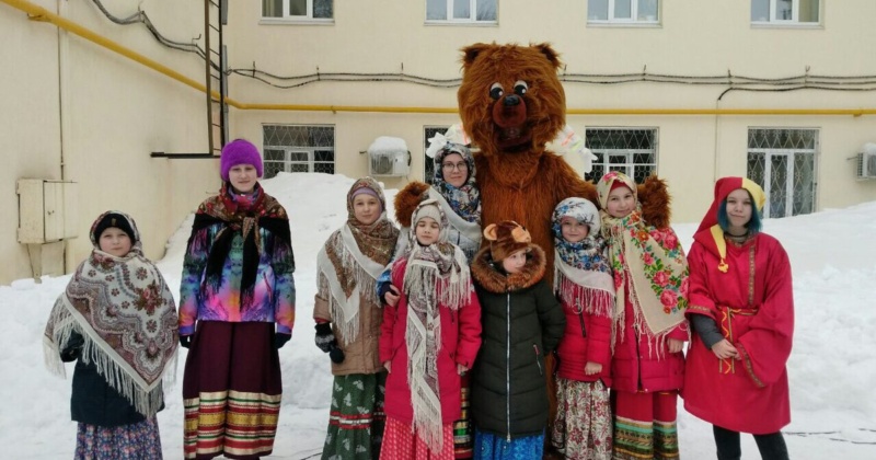 Русские народные забавы, песни, танцы, хороводы и, конечно же, чаепитие с блинами!!! Так отметили 5 марта широкую масленицу в нашей гимназии!