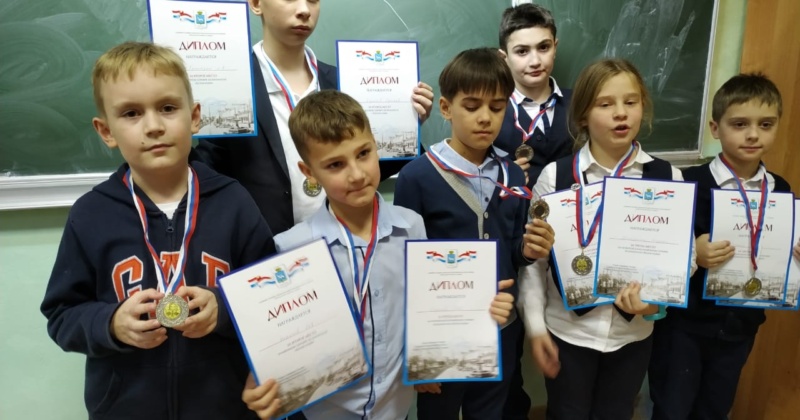 Учащиеся Гимназии заняли 2 место в районном турнире по шахматам «Белая ладья». Поздравляем !!! 👏🏻👏🏻👏🏻
