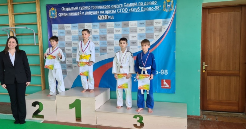 Ученики 2В класса Ерофеечев Макар и Годунов Иван приняли участие в Первенстве на призы Клуба Дзюдо -98 и заняли 2 и 3 места!