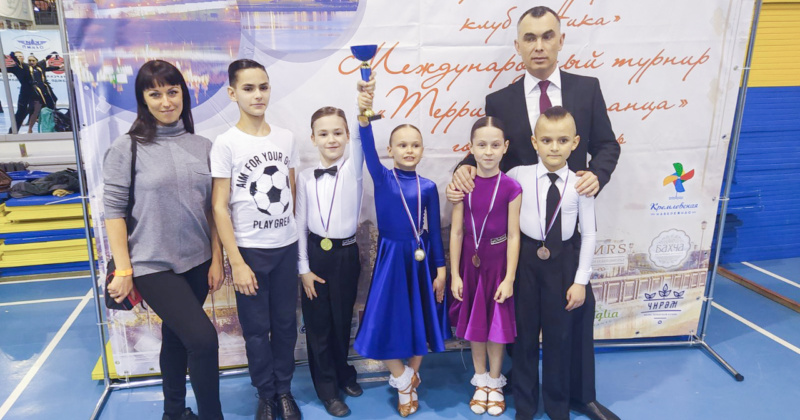 Поздравляем Дешевых Марию и Николая с победой (1 место) в Российском турнире по танцевальному спорту.