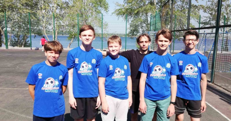 16 и 17 июня в Самарском районе проходил турнир «Лето с футбольным мячом». Учащиеся 6-7 классов гимназии достойно выступили на этих соревнованиях и заняли 3 место.