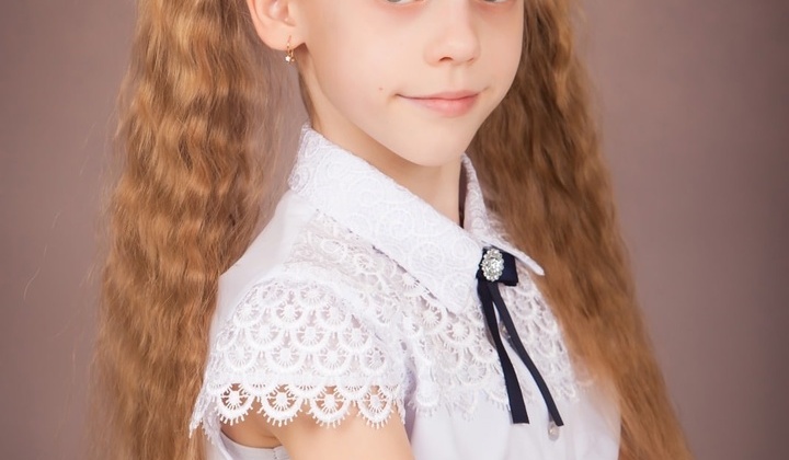 Поздравляем Ворошилову Анастасию, ученицу 7Б класса , с победой во Всероссийском конкурсе «Моя Россия».