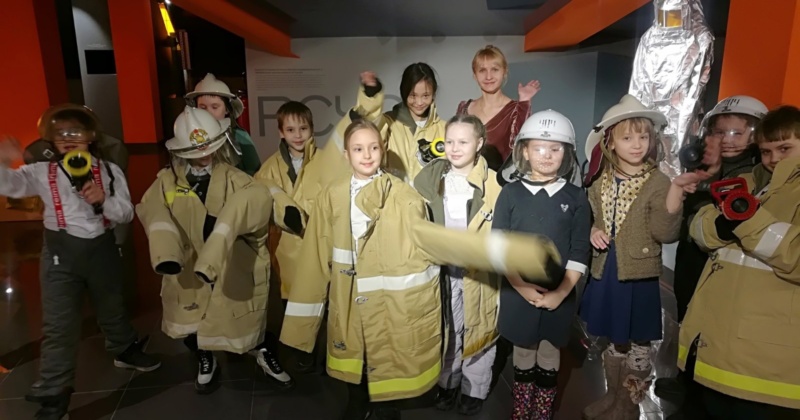 2 февраля учащиеся 2Г класса посетили Музей МЧС (Музейно-выставочный центр истории и развития пожарно-спасательного дела Самарской области).