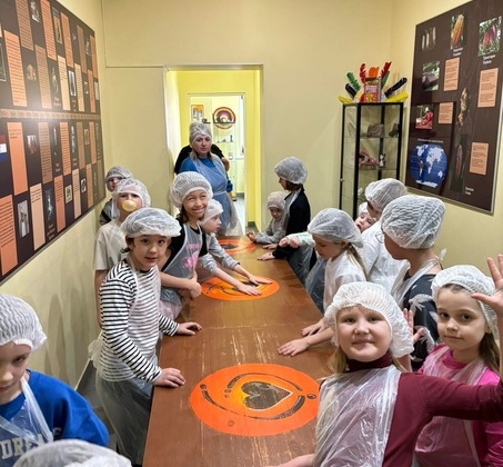 5 марта ученики 2А класса посетили Шоколадную фабрику!