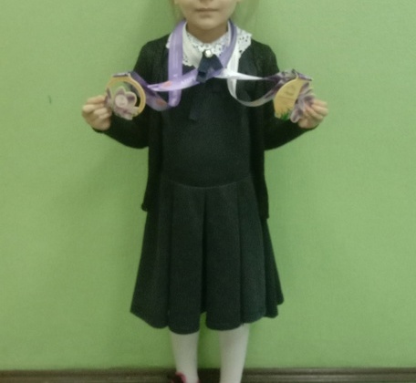 Ученица 1Г класса Лешко Мария в составе команды «Обаяшки -Арабеск» приняла участие в Турнире по Эстетической гимнастике «Апрелинка» и заняла 1 место!