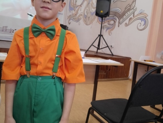 Ученик 2Г класса Волков Миша принял участие в XIII открытом межрегиональном конкурсе вокального мастерства «Композиторы Поволжья – детям» с песней «Лунатики» и стал лауреатом 2 степени.