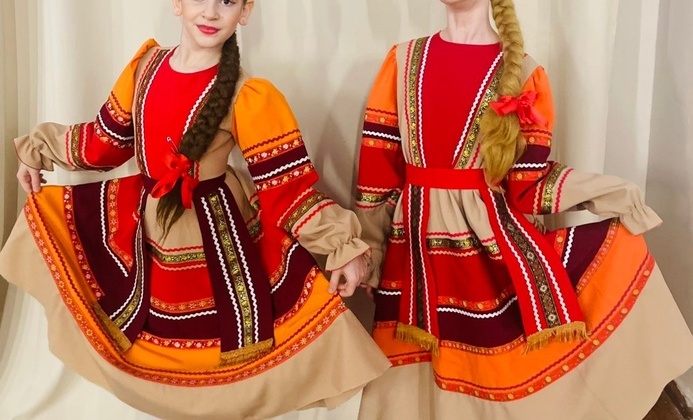 Поздравляем Пухаеву Веронику и Брынину Ульяну!!!Девочки в составе своего коллектива принимали участие в хореографическом конкурсе-фестивале и стали лауреатами 2-й и 3-й степени в двух номинациях🥈🥉🎉